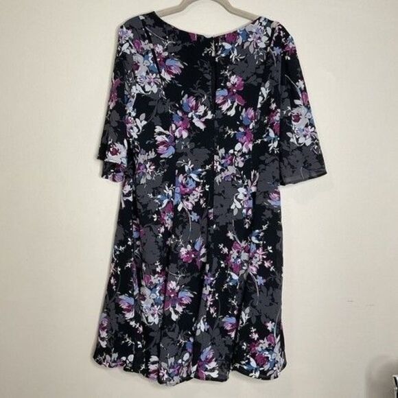 Torrid Black/Pink Floral Flutter Sleeve Back Zip Fit & Flare Dress Women Size 18 - Picture 10 of 13